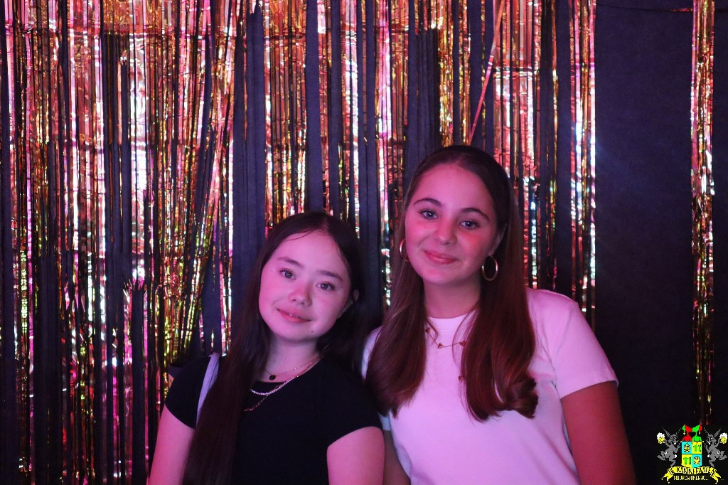 ../Images/Jeugd Opwarmbal Photobooth 258.jpg